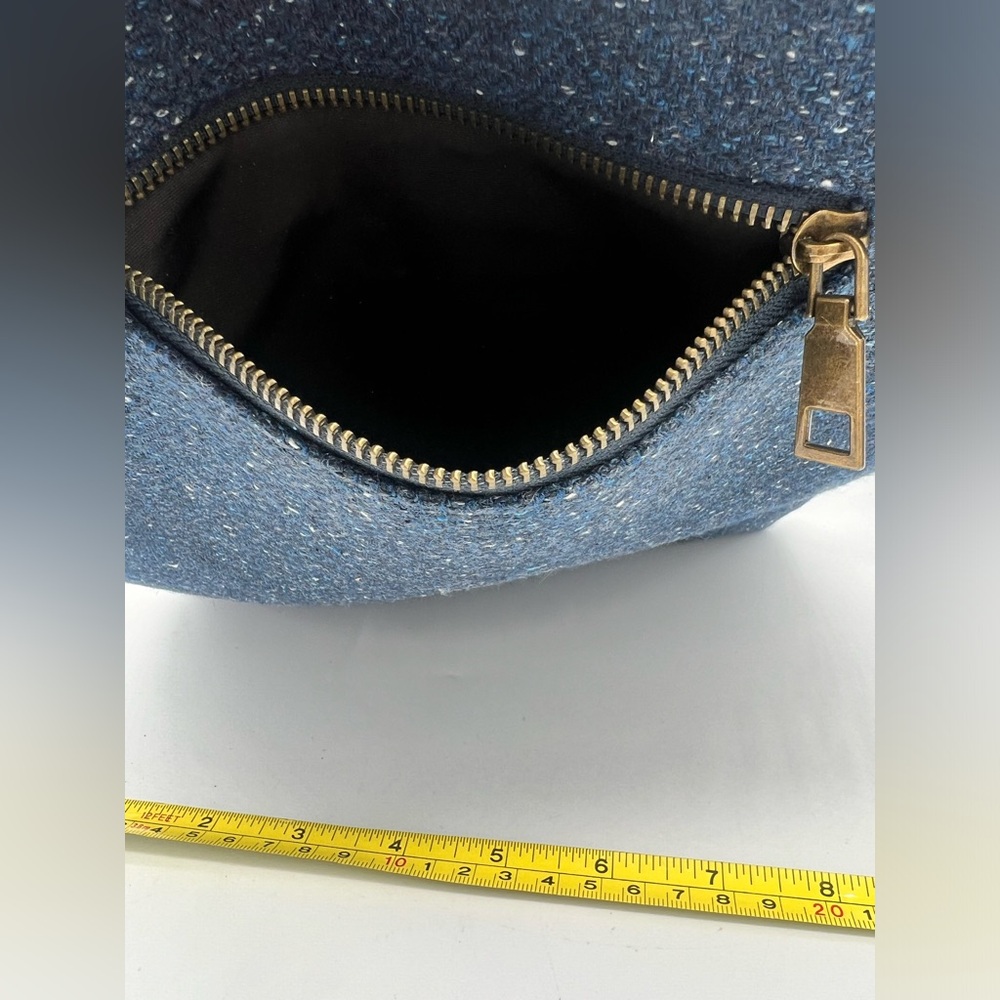 Aran Kerry Tweed Blue Messanger Bag - Picture 5 of 12